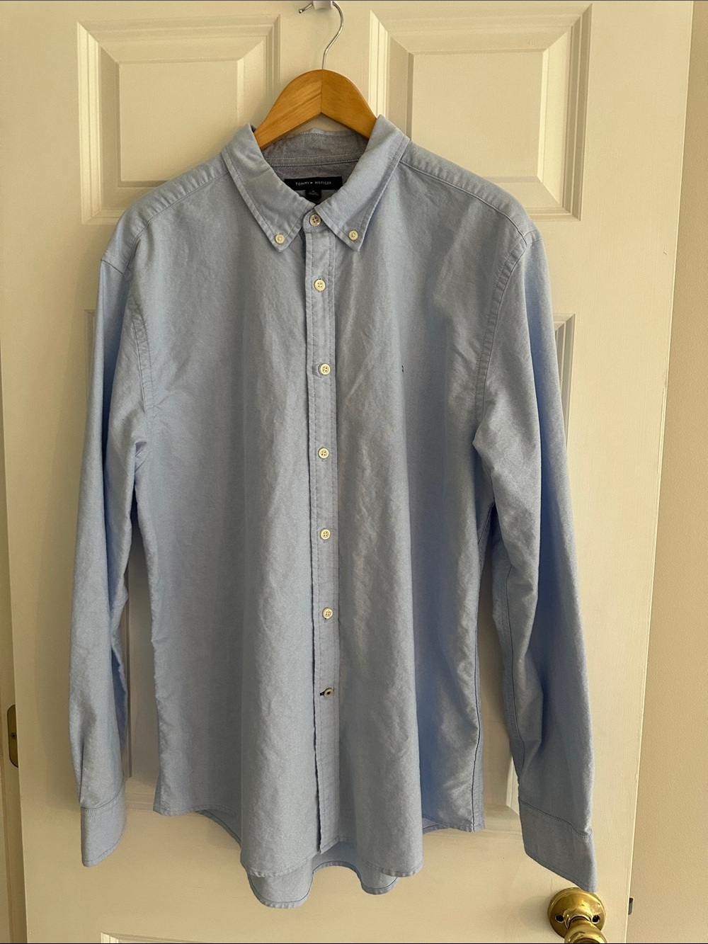 Tommy Hilfiger Classic Light Blue Button-Down Oxford Shirt - Men